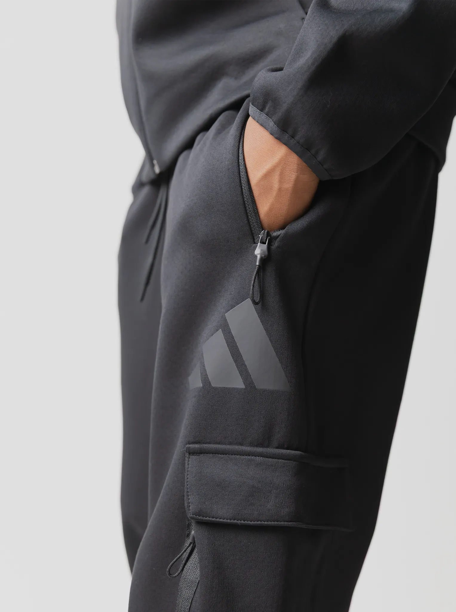 Fashionable Waist ReinforcedPockets Future Icons 3-Stripes Regular Pants