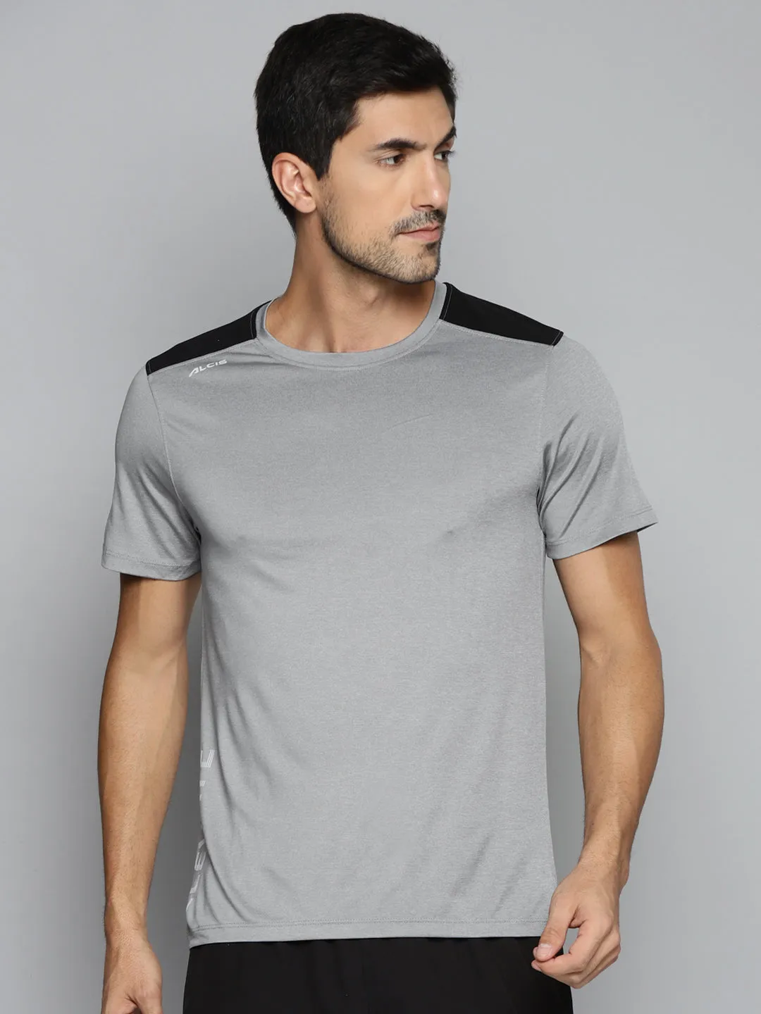 Cloud Core Cyber Core ALCIS Men Charcoal & Black Colourblocked Slim Fit Running T-shirt
