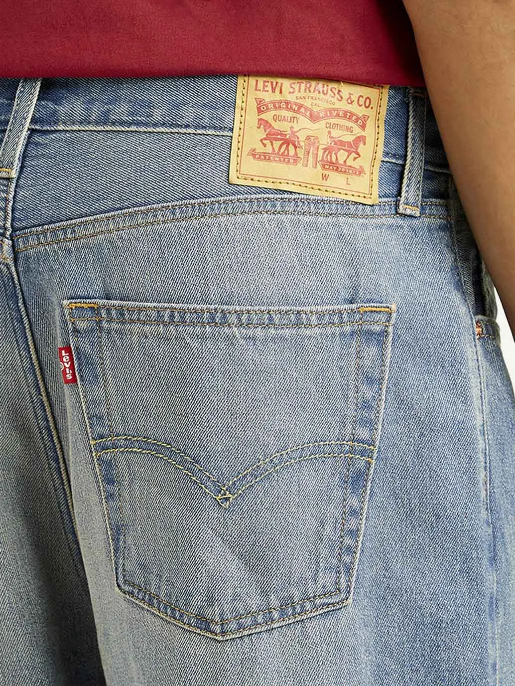 Men's 565 Light Blue Loose Fit Mid Rise Jeans Cool Day Look Stylish Casual