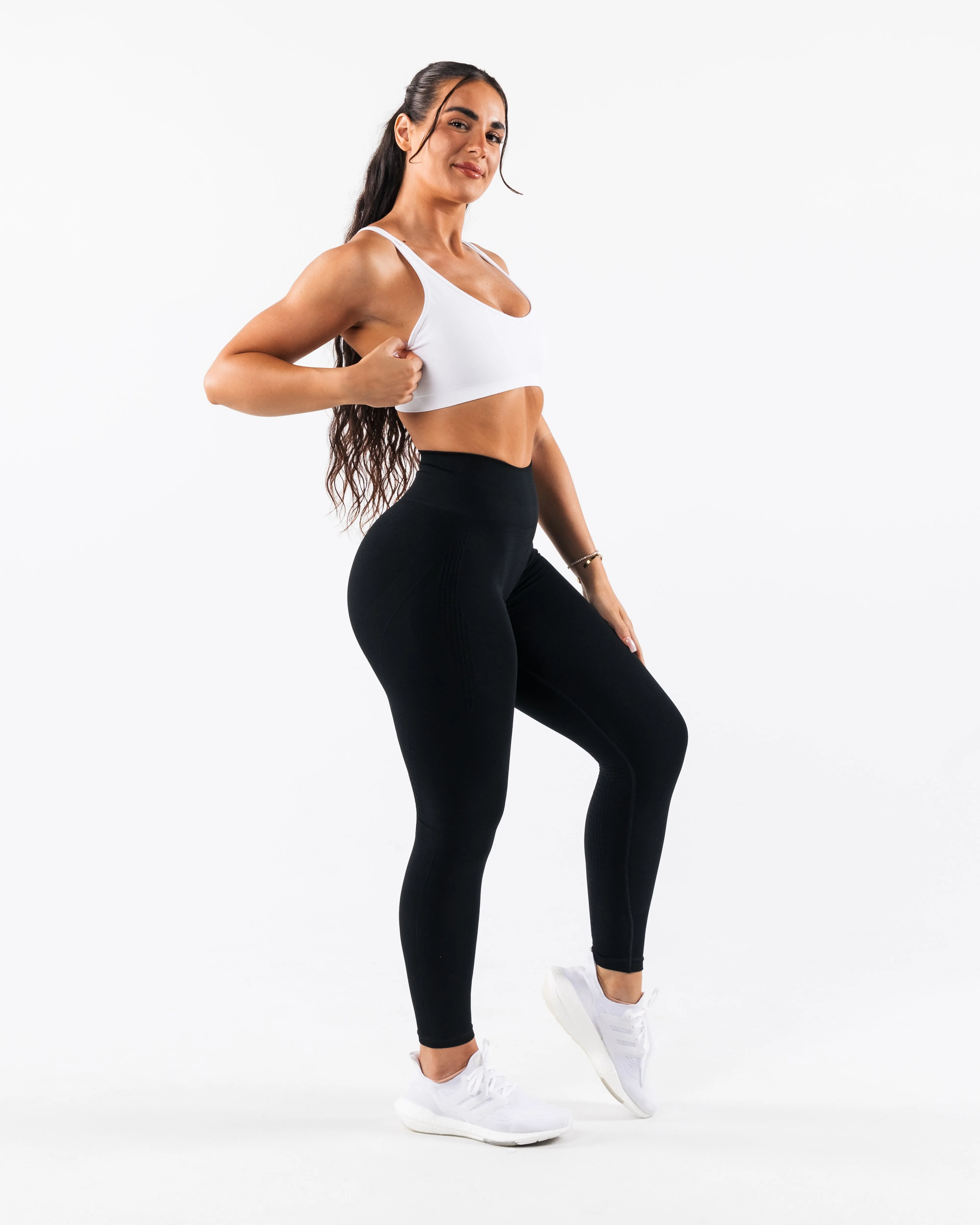 Lightweight Fit Adjustable Design Amplify Excel Bra - White