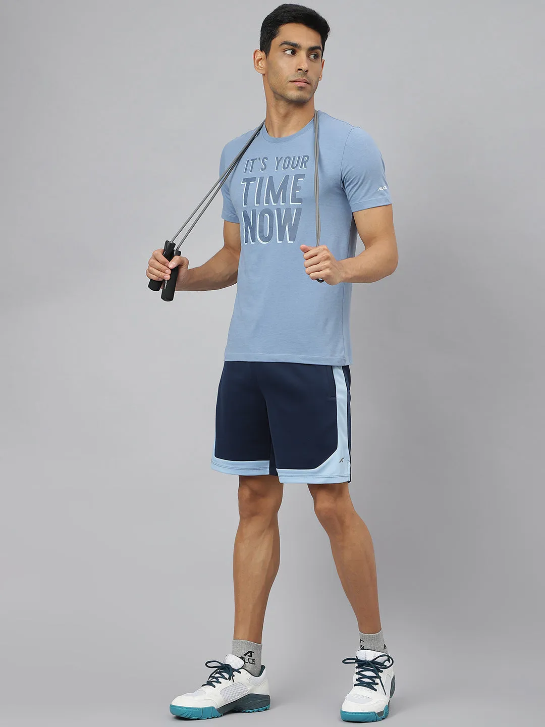 Adjustable Fastenings NonBindingEdges Alcis Men Faded Denim Graphic Print Soft-Touch Regular-Fit Athleisure T-Shirt
