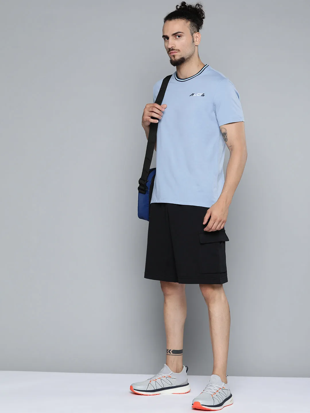 Green Fit Design Glow Alcis Men Blue Solid Slim Fit Gym T-shirt
