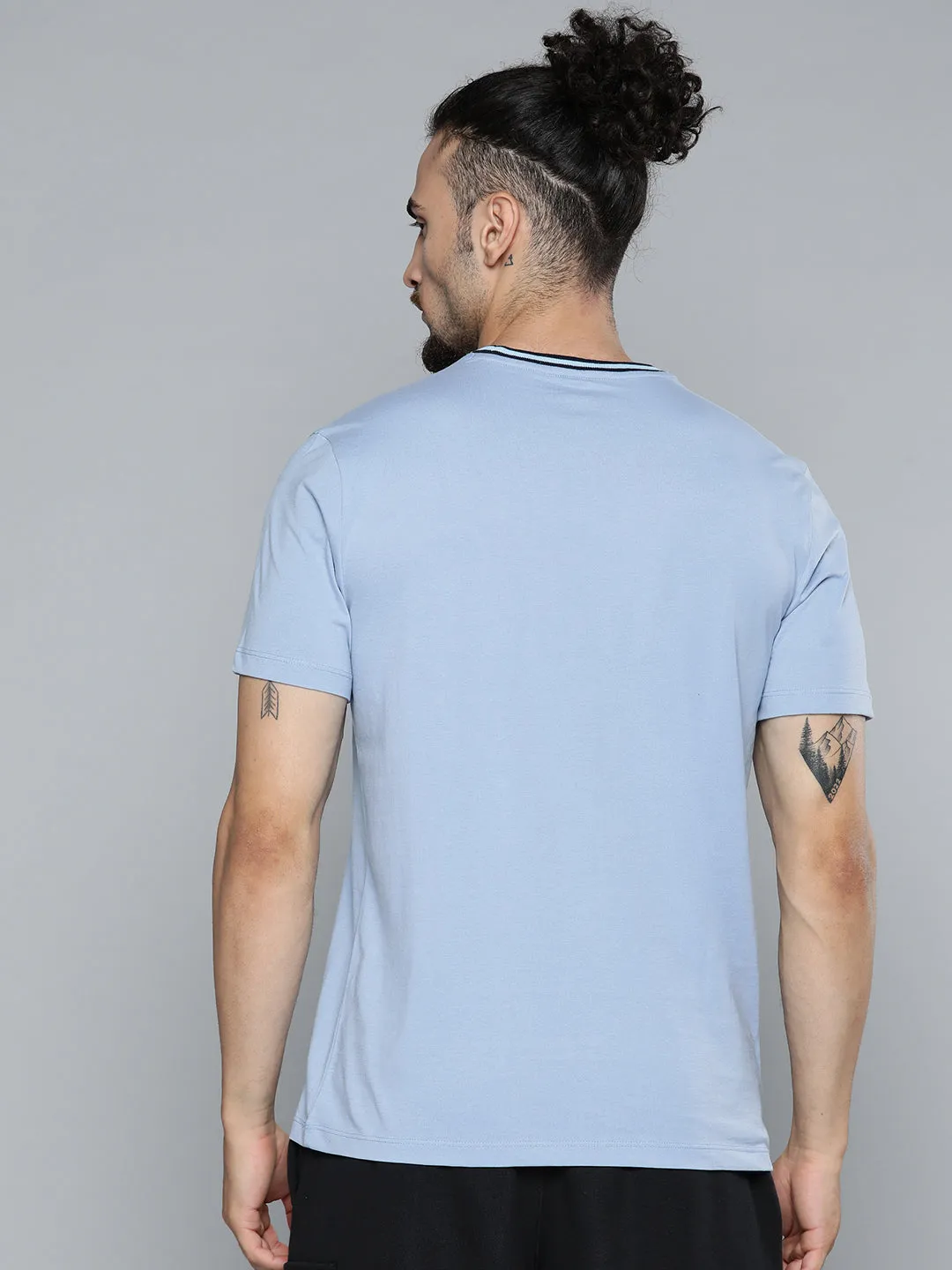 Alcis Men Blue Solid Slim Fit Gym T-shirt Motion Core Holiday Glow